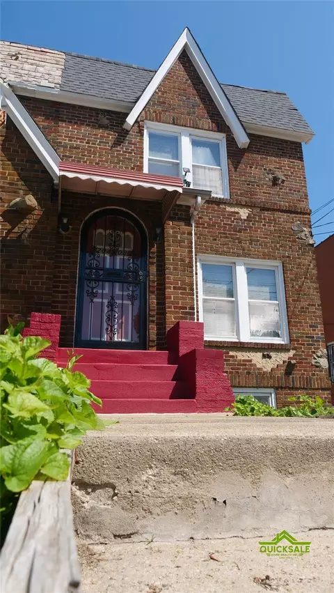 204-03 Murdock Ave, New York, NY 11412