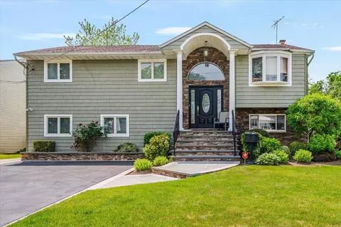 3316 Yost Blvd, Oceanside, NY 11572