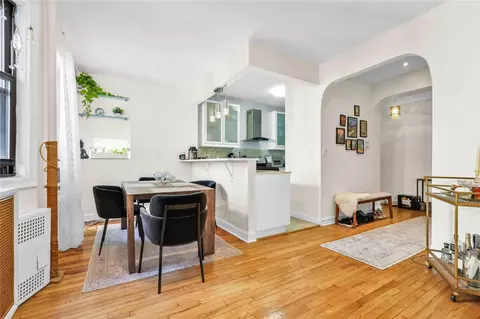 4720 42nd St #4C, New York, NY 11104
