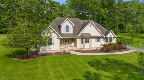 16 Hidden View Dr, Newburgh, NY 12550