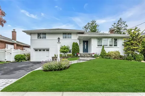 337 Brompton Rd S, Garden City, NY 11530
