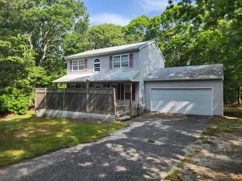 4 Elia Dr, Eastport, NY 11941