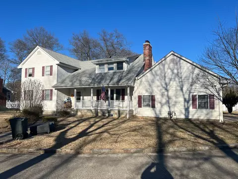281 Lake Ave S, Nesconset, NY 11767