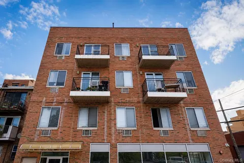 31-53 Linden Pl #2E, Flushing, NY 11354