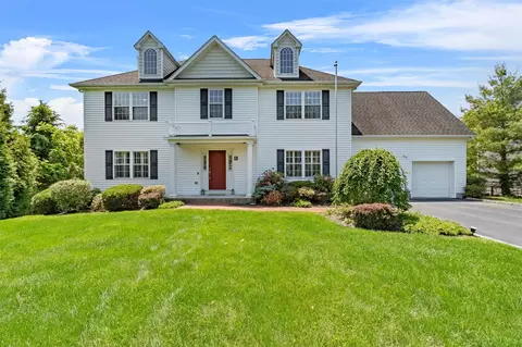 5 Brianna Ln, Yorktown, NY 10598
