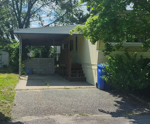 46 Valley Forge Dr, Bohemia, NY 11716