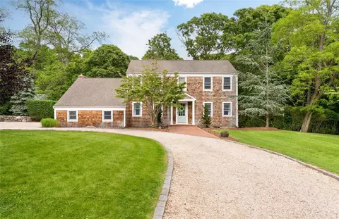 52 Laurel Ct, Wading River, NY 11792
