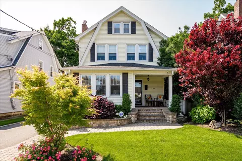 344 N Forest Ave, Rockville Centre, NY 11570