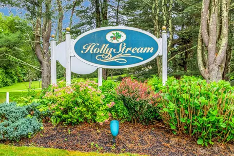 804 Holly Stream Ct, Southeast, NY 10509