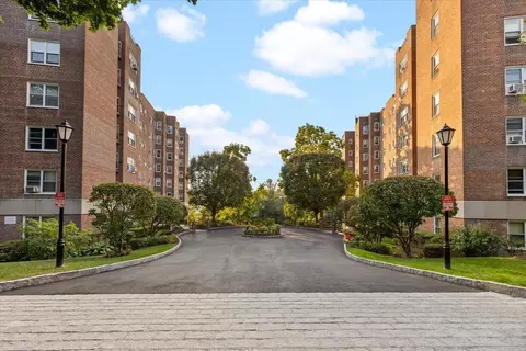 280 Collins Ave #6J, Mount Vernon, NY 10552