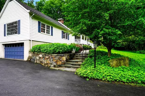 108 Cherry St, Katonah, NY 10536