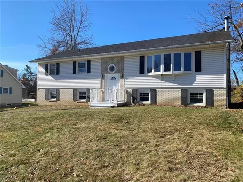 210 East Dr, Ulster, NY 12443