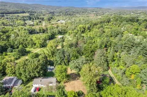 80 Midway Ave, Amenia, NY 12501