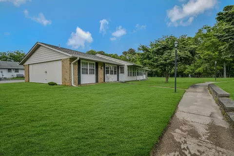 374 Woodbridge Dr #A, Ridge, NY 11961