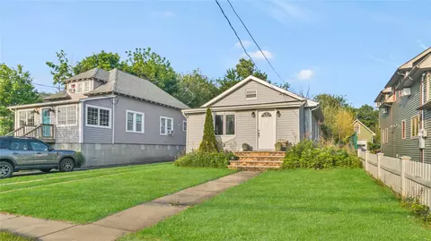 9 E Hamilton Ave, Massapequa, NY 11758