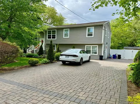 243 Sea Cliff St, Islip Terrace, NY 11752