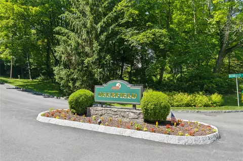 76 Deerfield Ln, Ossining, NY 10562