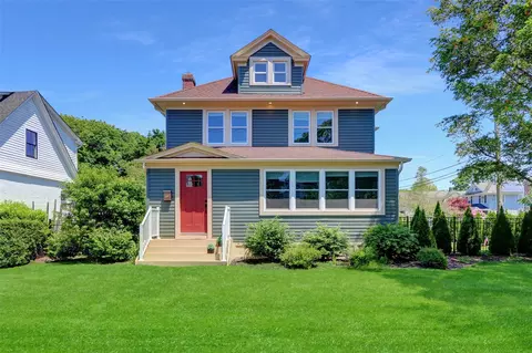 167 Foster Ave, Sayville, NY 11782