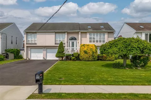 2724 Beaver Turn, Seaford, NY 11783