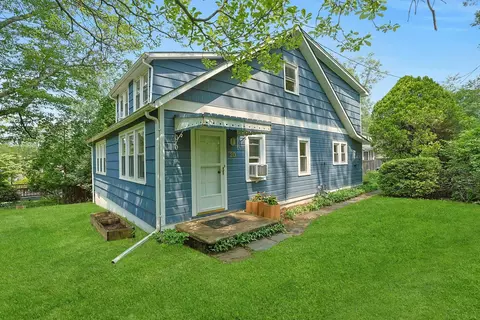 20 Johnsons Ln, Clarkstown, NY 10956