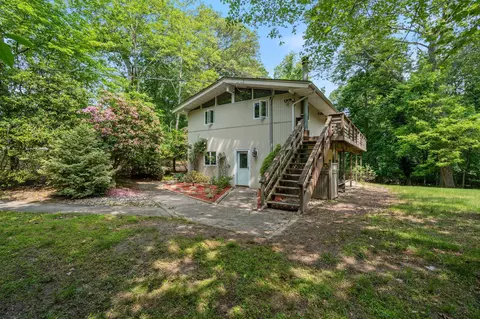 208 Sylvan Dr, Wading River, NY 11792