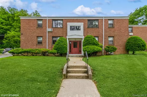 17 Lawrence Dr #A, White Plains, NY 10603