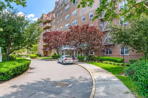 151-15 84th St #1F, New York, NY 11414