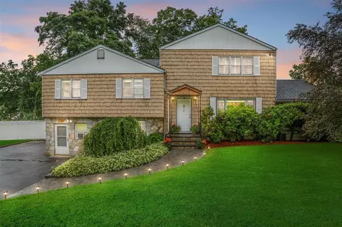 6 Spring Ln, Cortlandt, NY 10567