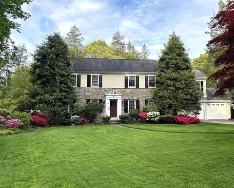 20 Hemlock Dr, Mount Pleasant, NY 10591
