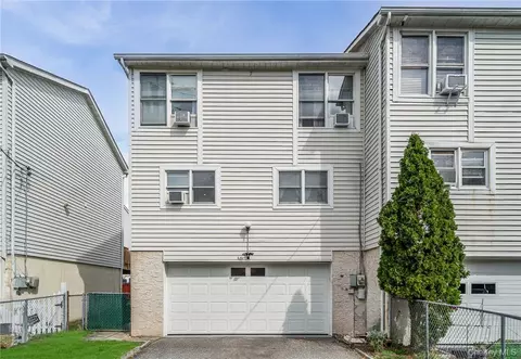 651 Plaza Ave, Mamaroneck, NY 10543