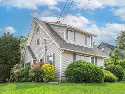 21 Herbert Ave, North Hempstead, NY 11050