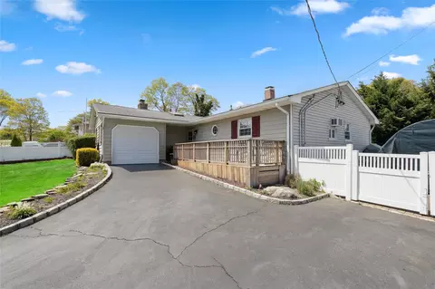 415 Fir Grove Rd, Ronkonkoma, NY 11779