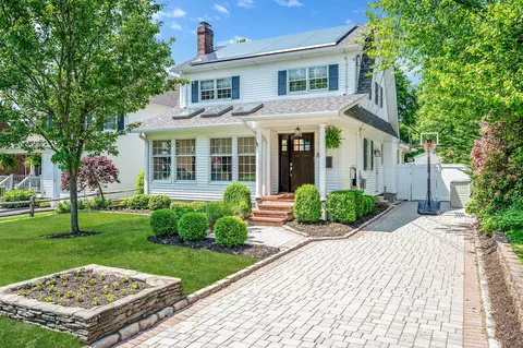 85 Fairmount St, Huntington, NY 11743
