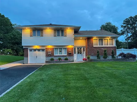6 Wyoming St, Commack, NY 11725