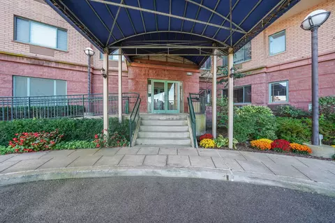136 Beach 117th St #6H, New York, NY 11694