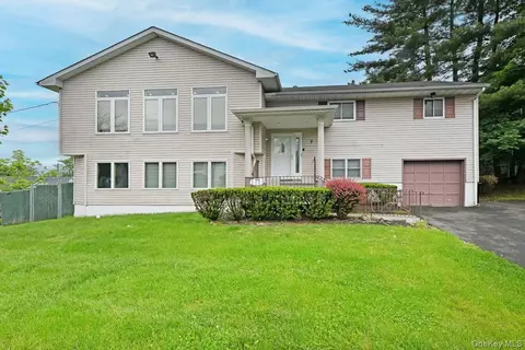 2 Elener Ln, Ramapo, NY 10977