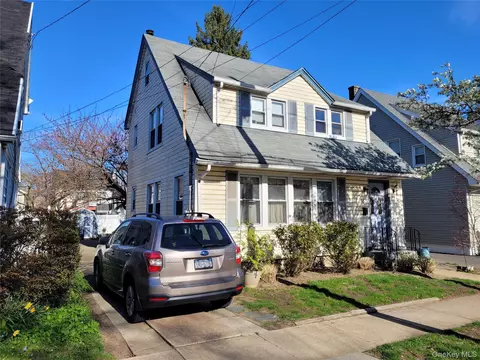 55 Capitol Ave, North Hempstead, NY 11596