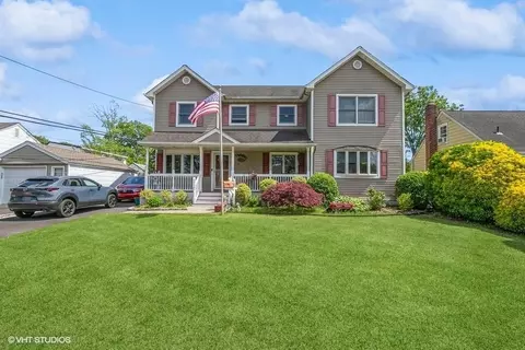2976 Ruth Rd, Wantagh, NY 11793