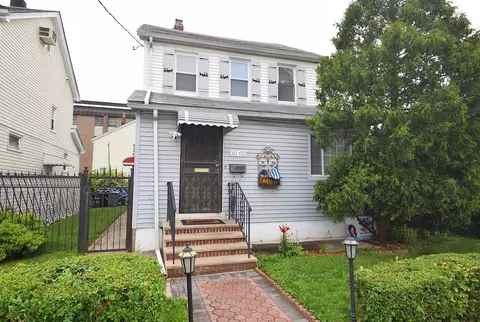 8102 164th Pl, Jamaica, NY 11432