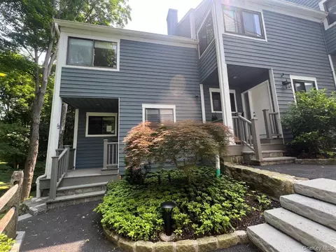 13 Timber Rdg, Mount Kisco, NY 10549