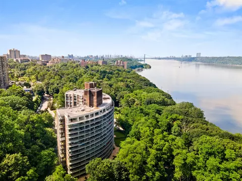 4465 Douglas Ave #14G, New York, NY 10471