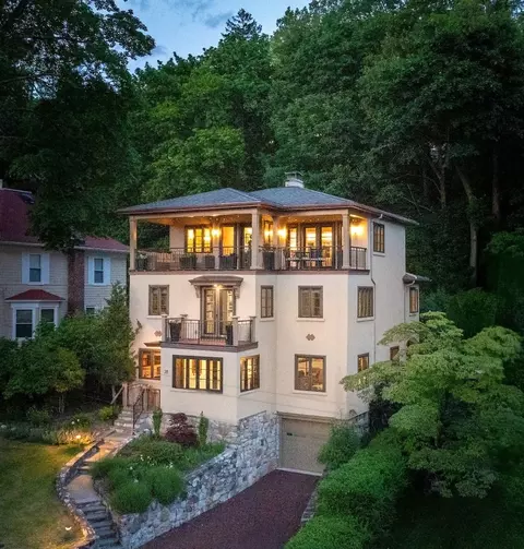 28 Buena Vista Dr, Greenburgh, NY 10706