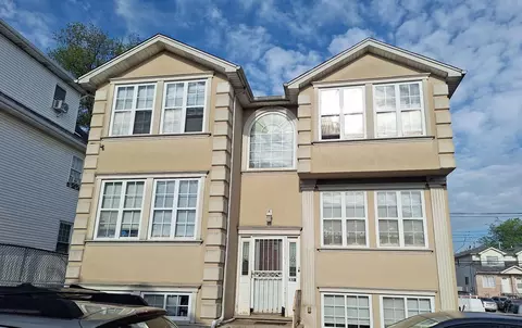 115 South Ave, Staten Island, NY 10303