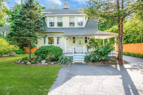 1 Centerport Rd, Greenlawn, NY 11740