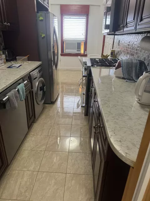 3591 161st St #2J, Flushing, NY 11358