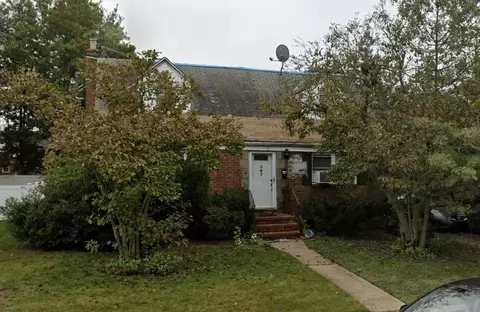 387 Sherbourne Rd, Valley Stream, NY 11580