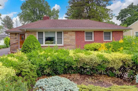 226 Hempstead Ave, Malverne, NY 11565