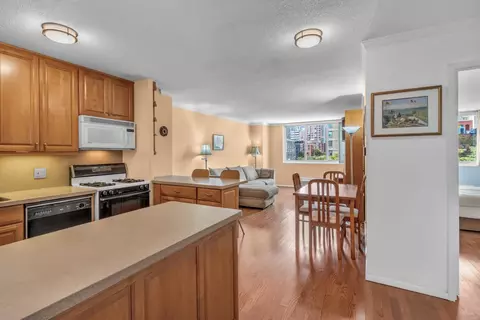 345 E 93rd St #4D, New York, NY 10128