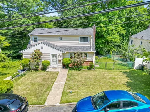 17 Linn Pl, Yonkers, NY 10705