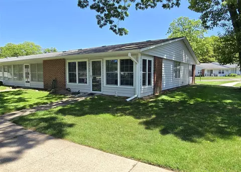 232 Blackpool Ct #F, Ridge, NY 11961